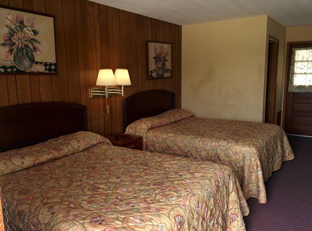 Budget Host Stone'S Motel Dale Eksteriør bilde